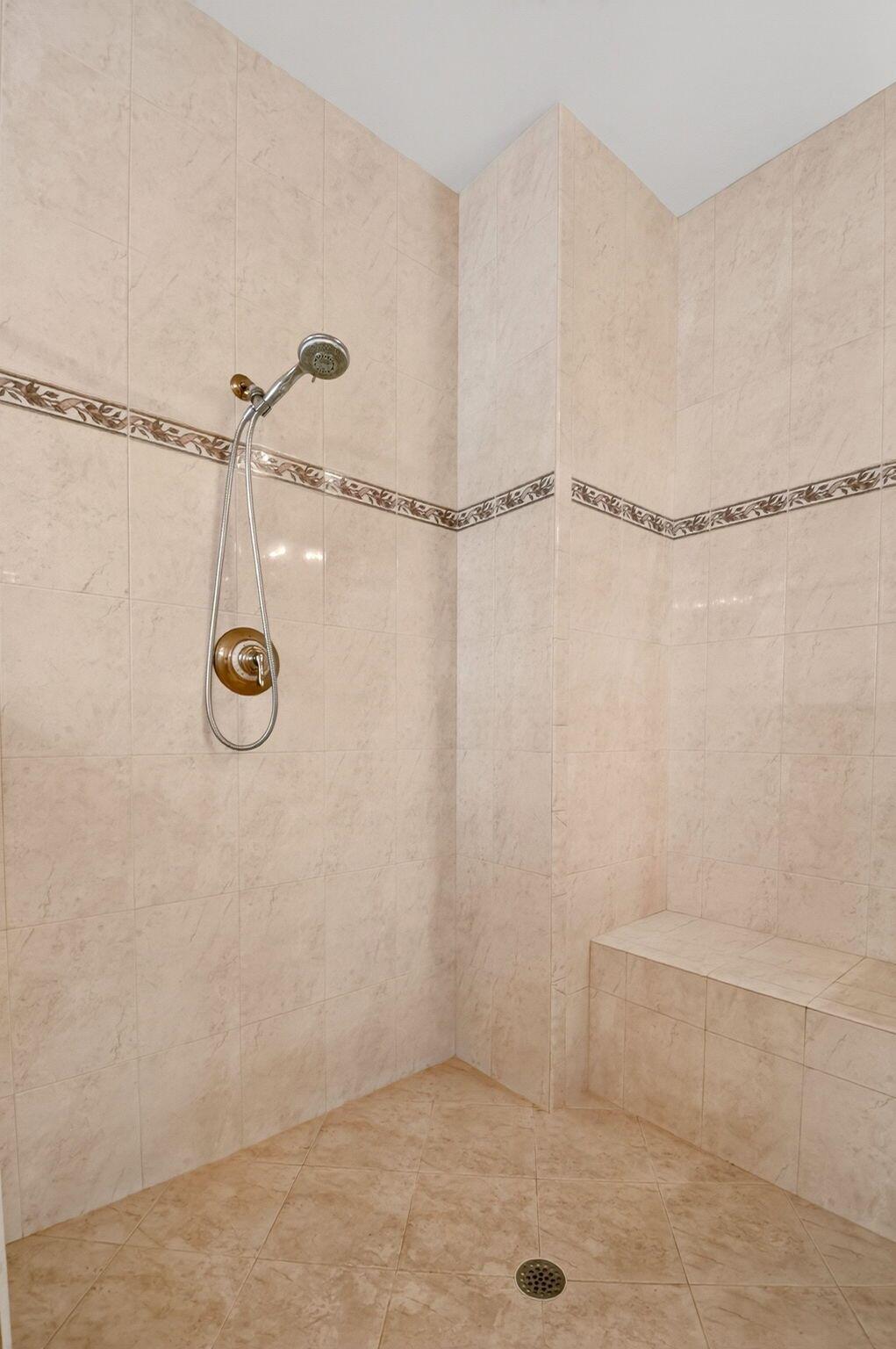 MIZNER FALLS - Residential Lease