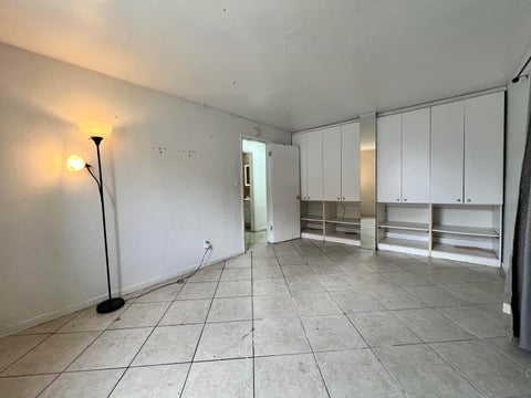 Tiny photo for 5671 NE 8TH Avenue, Oakland Park, FL 33334 (MLS # B26076149)