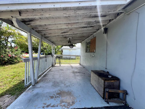 Tiny photo for 5671 NE 8TH Avenue, Oakland Park, FL 33334 (MLS # B26076149)