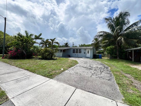 Tiny photo for 5671 NE 8TH Avenue, Oakland Park, FL 33334 (MLS # B26076149)