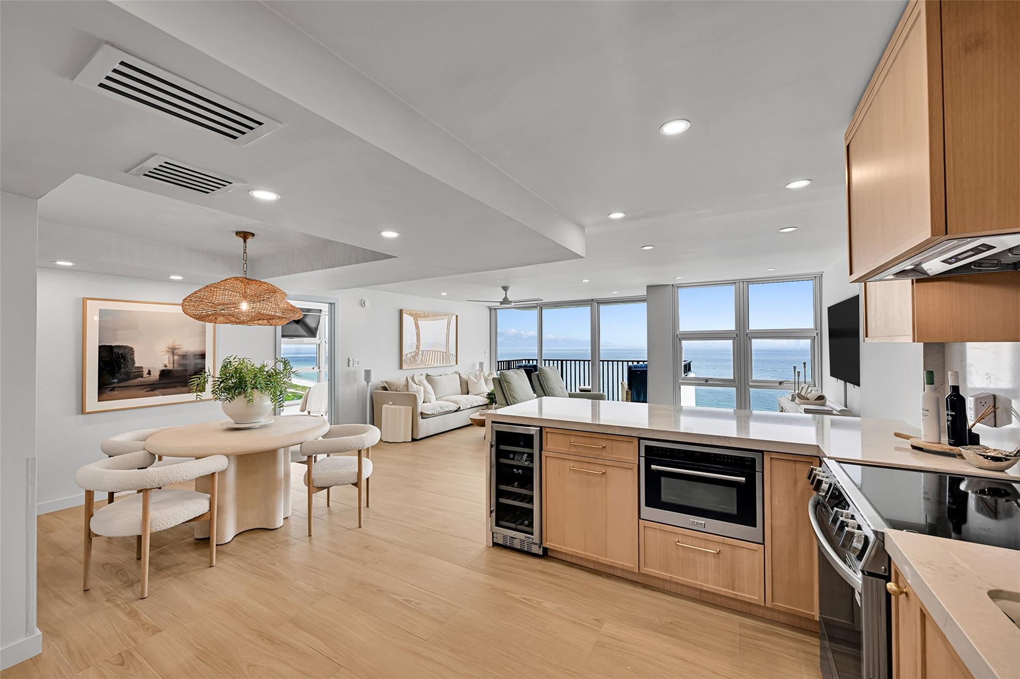 525 N Ocean Blvd 1724