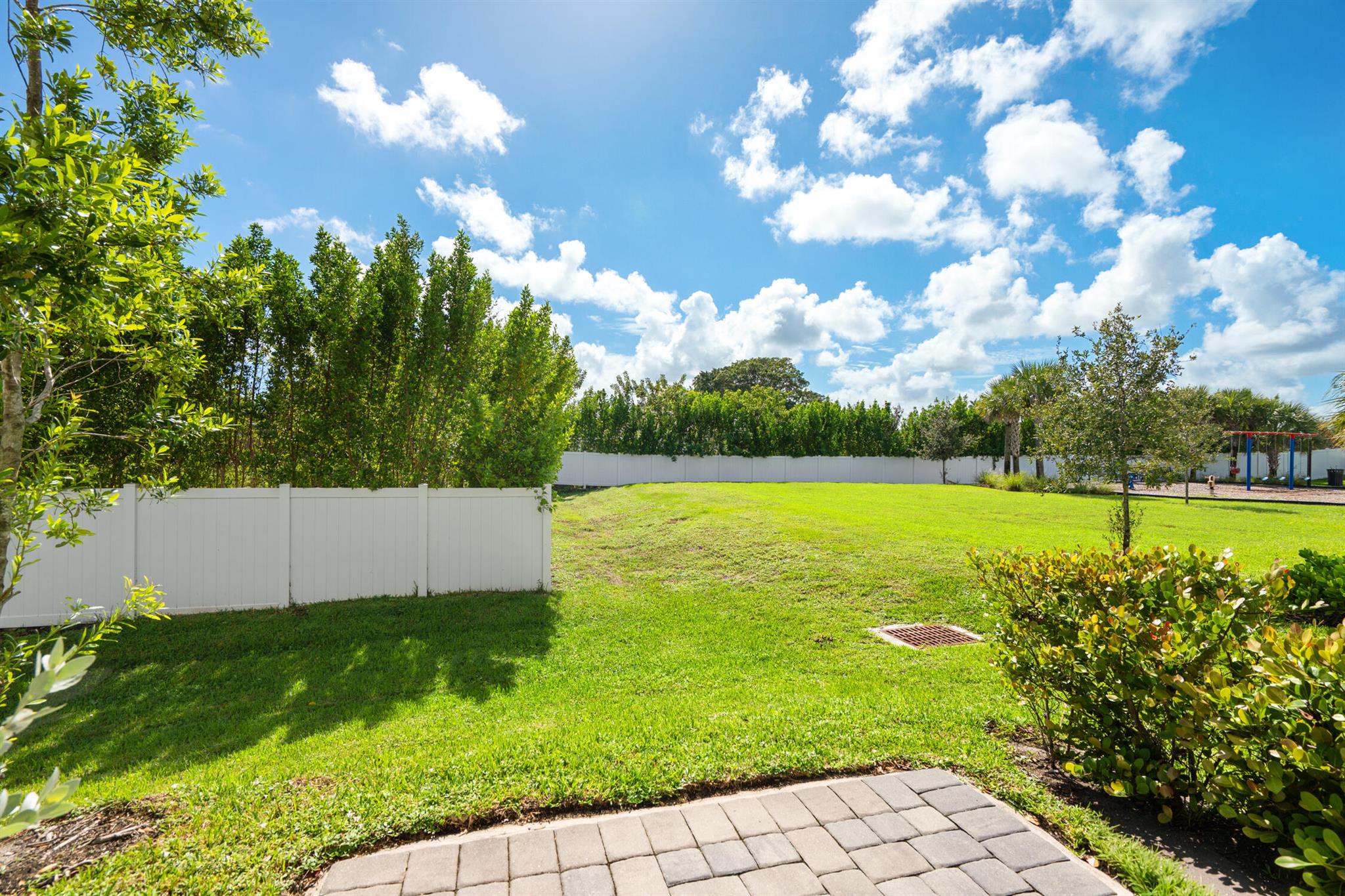 FONTANA TOWNHOMES - Residential