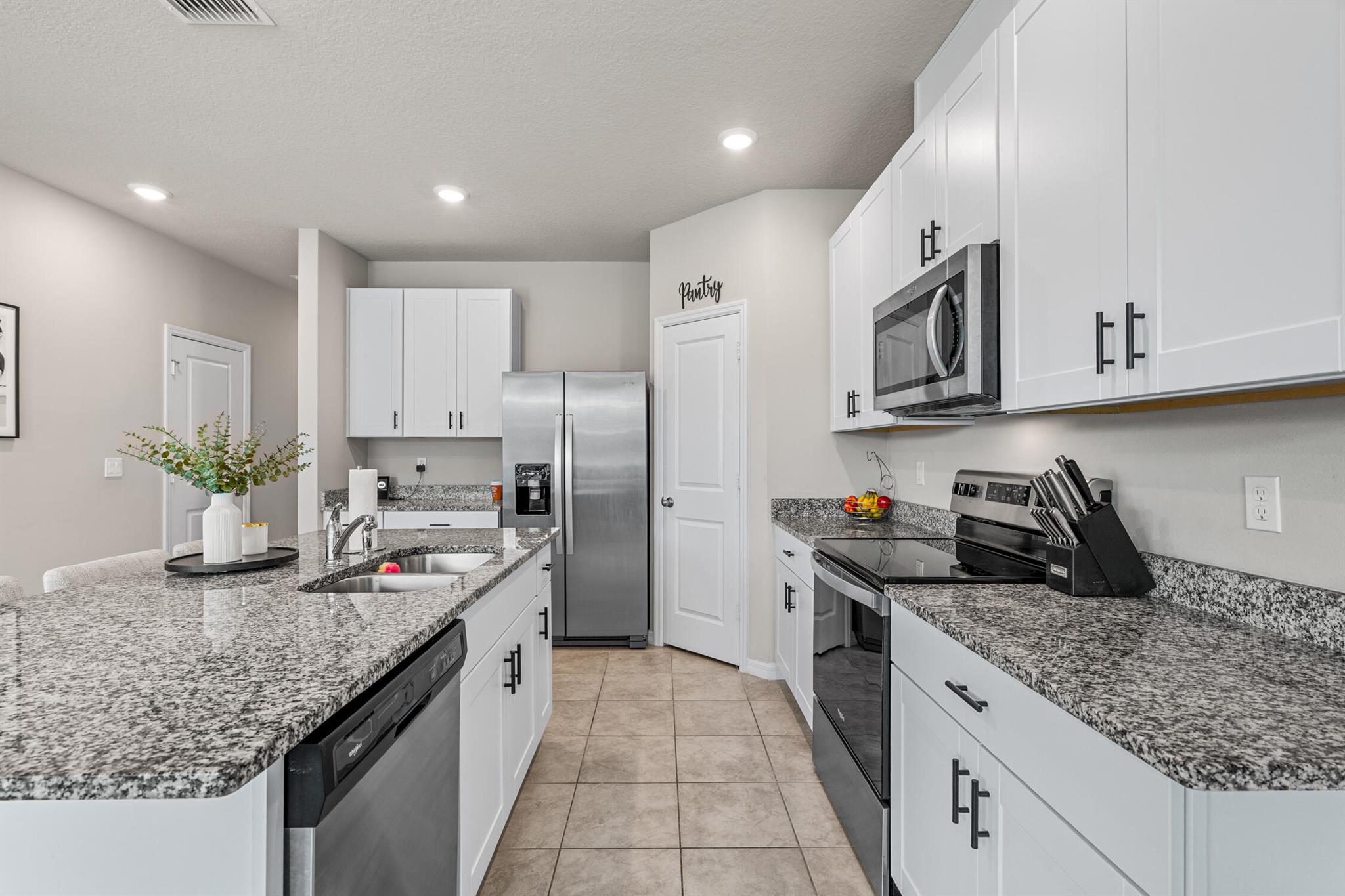 FONTANA TOWNHOMES - Residential