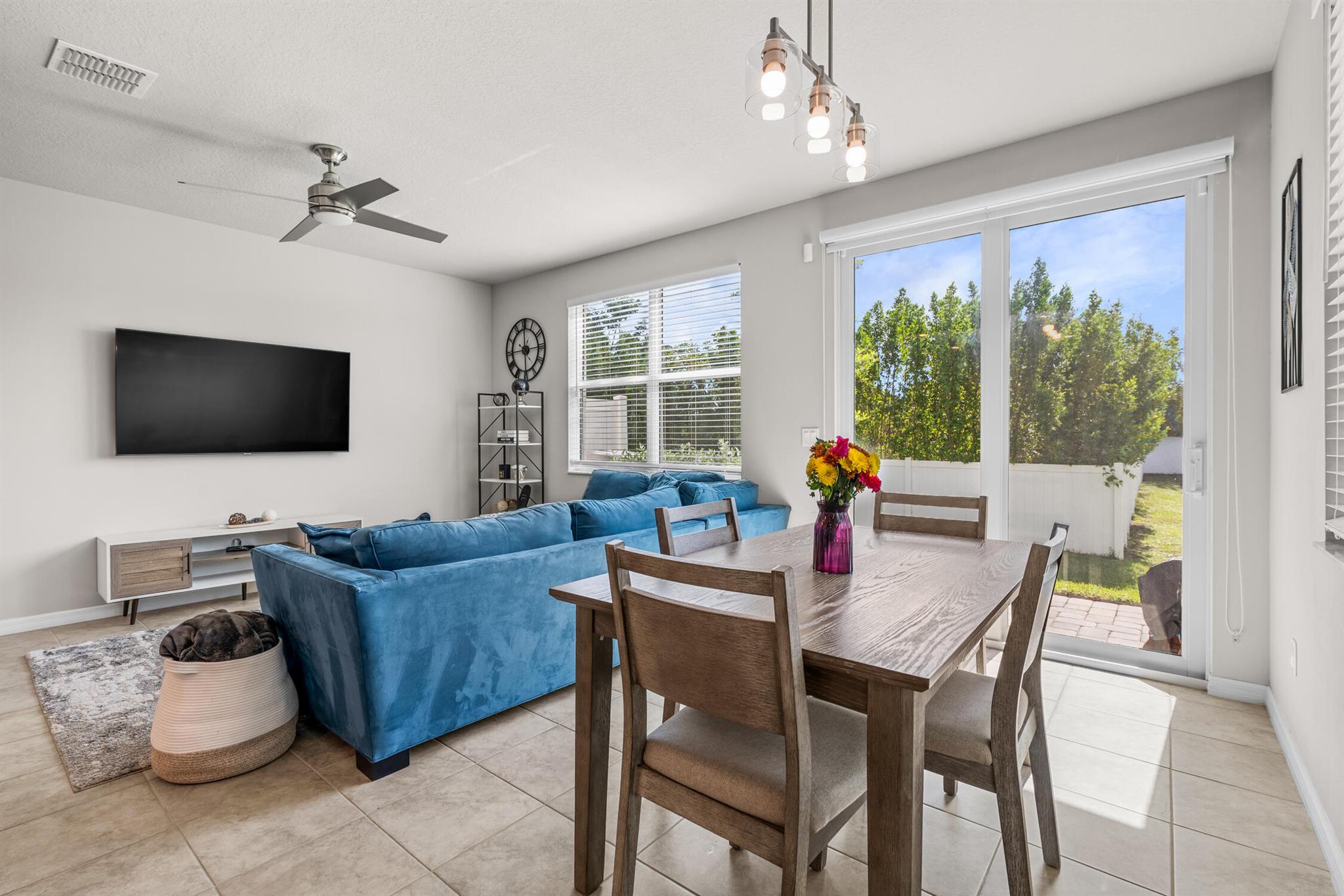 FONTANA TOWNHOMES - Residential