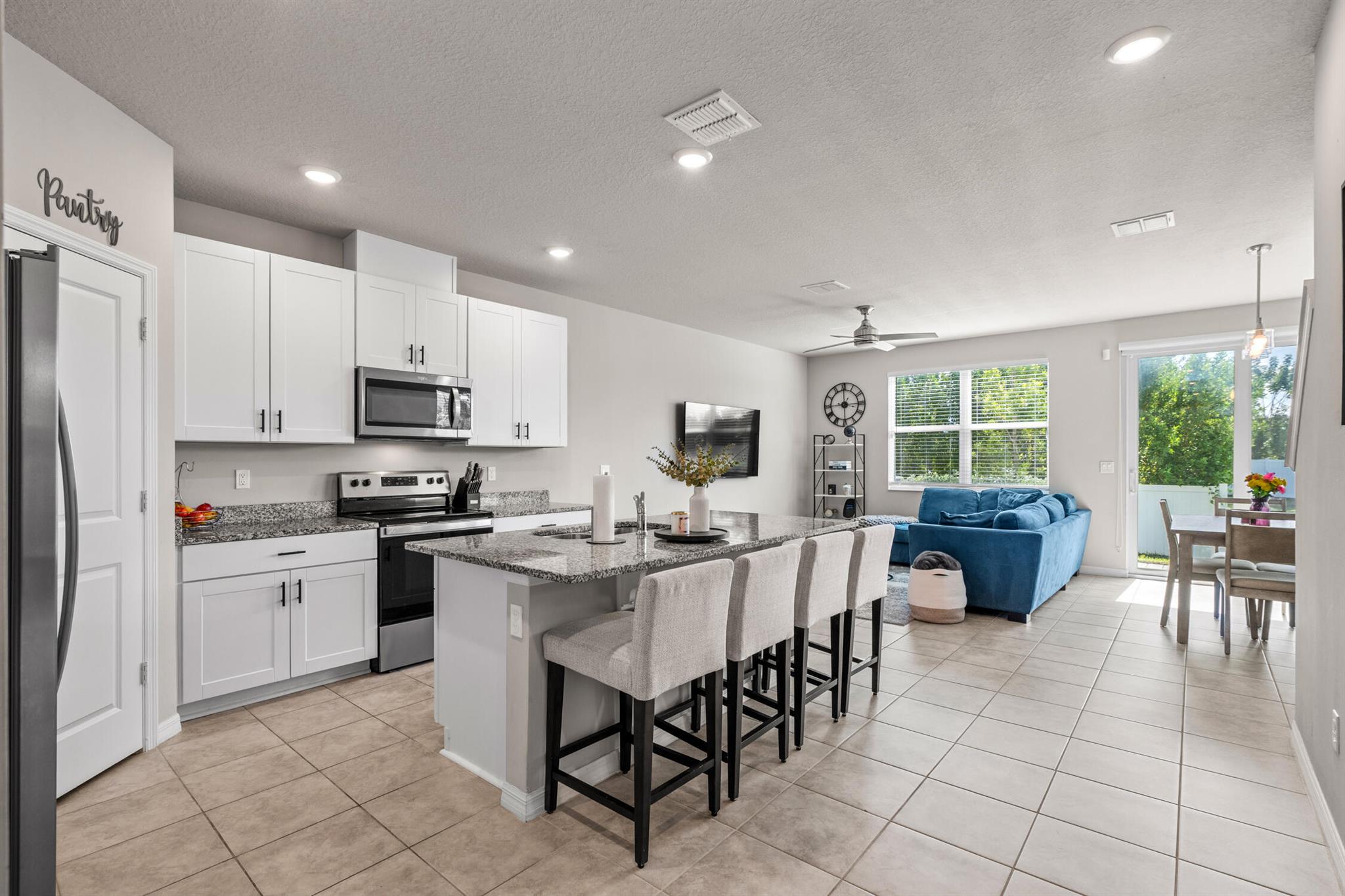 FONTANA TOWNHOMES - Residential