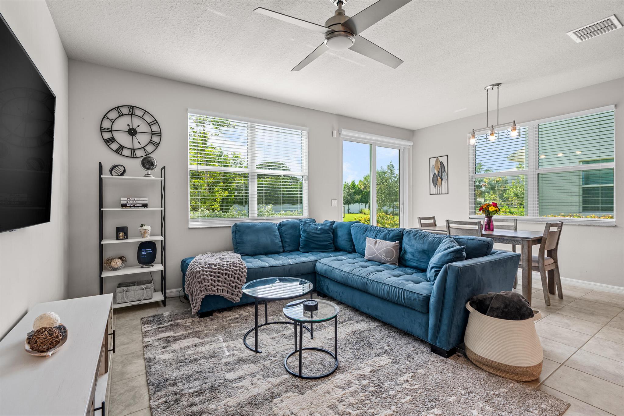 FONTANA TOWNHOMES - Residential