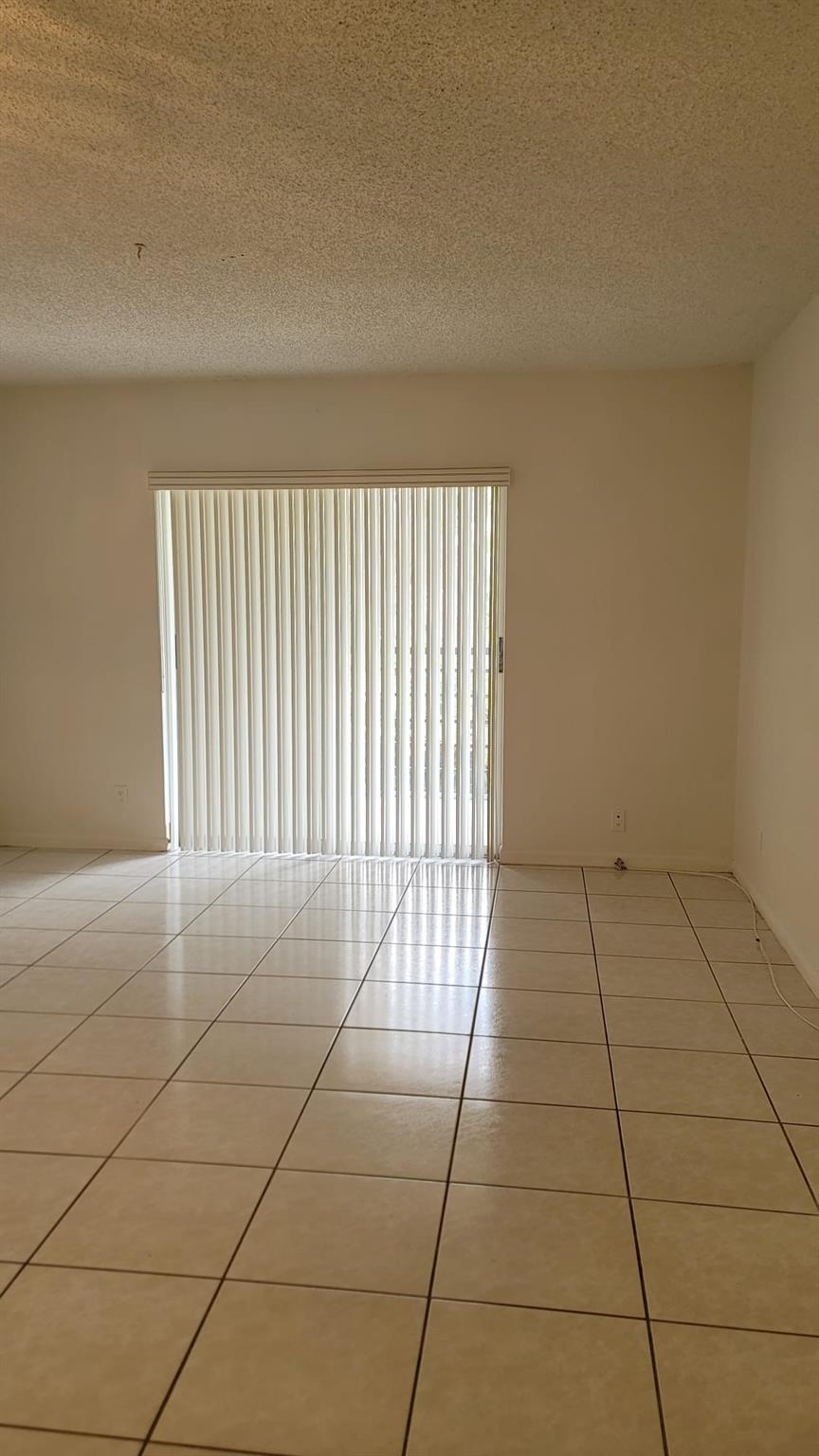 4394 NW 9th Ave 20-3G