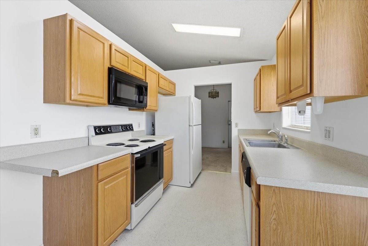 Pine Ridge At Delray Beac - Residential