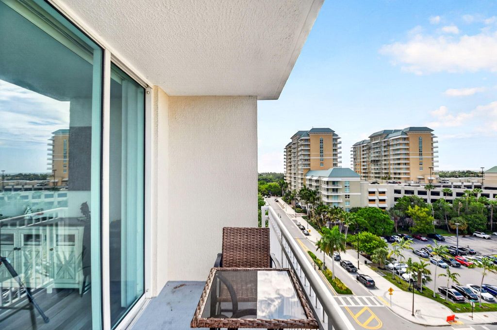 Photo of 350 N FEDERAL Highway #813, Boynton Beach, FL 33435 (MLS # B26056412)