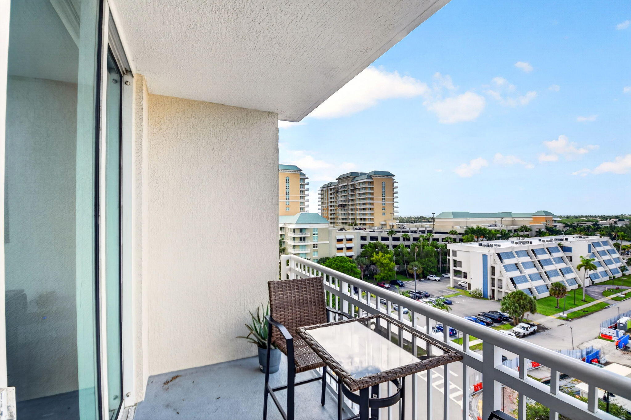 350 N FEDERAL Highway 813