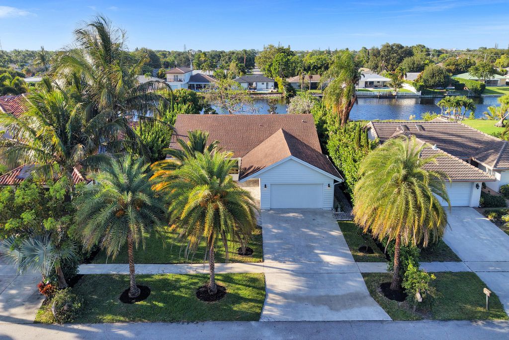 Photo of 271 Oregon Lane, Boca Raton, FL 33487 (MLS # B26032254)