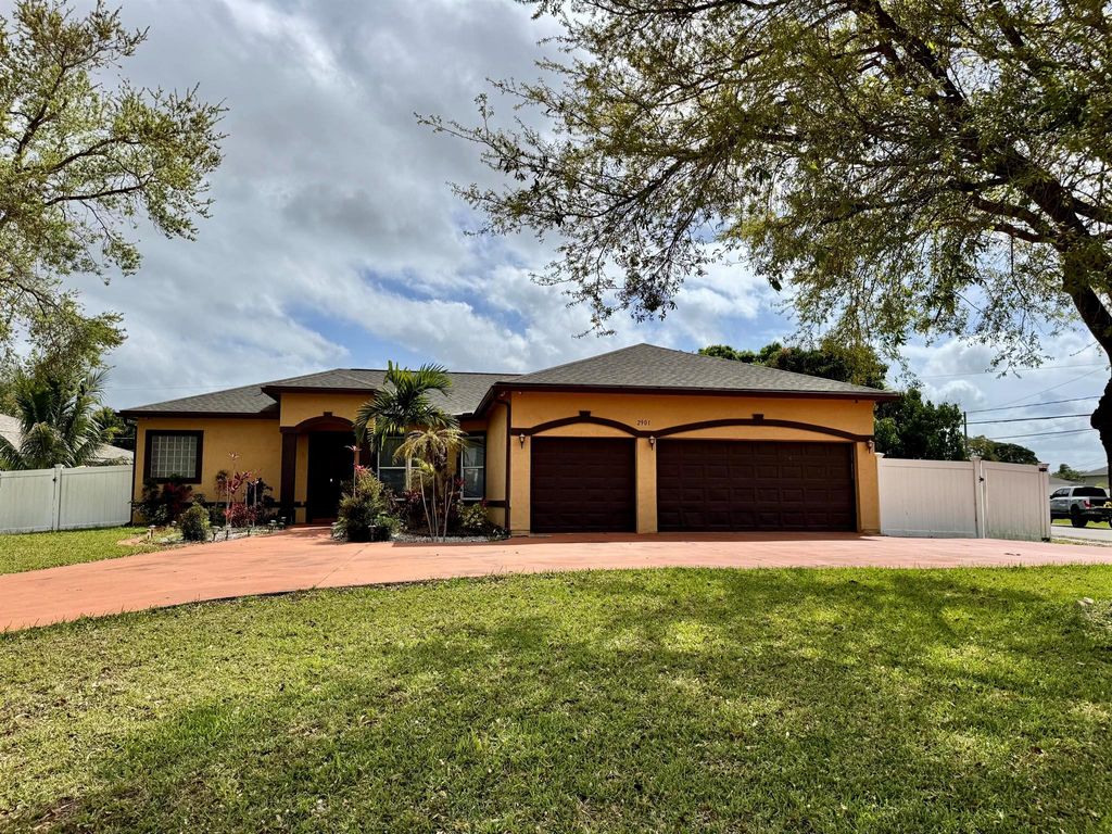 Photo of 2901 SW Pierson Road, Port Saint Lucie, FL 34953 (MLS # R11068114)