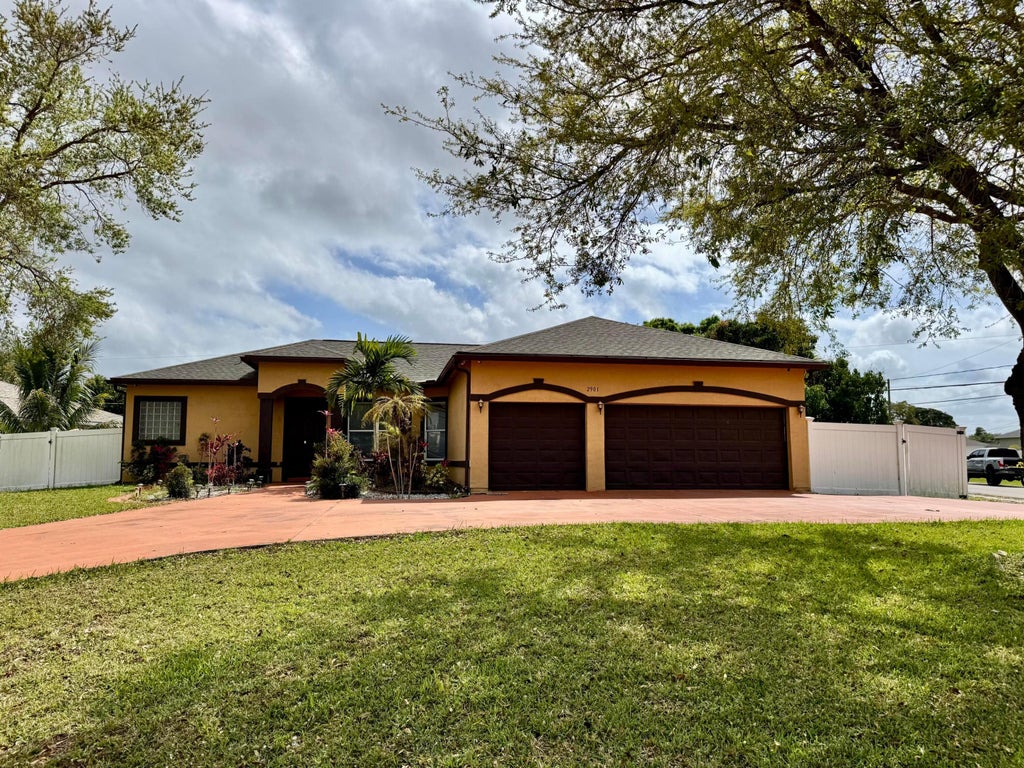 Photo of 2901 SW Pierson Road, Port Saint Lucie, FL 34953 (MLS # R11068114)