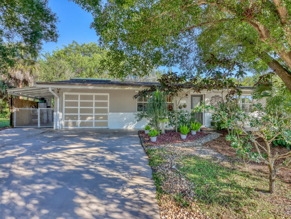 Photo of 3757 Island Rd, Palm Beach Gardens, FL 33410 (MLS # R11137622)