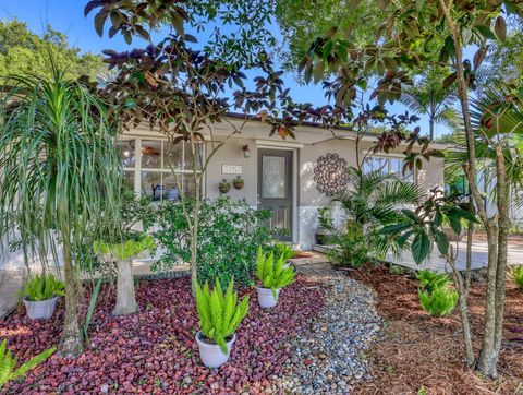 Photo of 3757 Island Rd, Palm Beach Gardens, FL 33410 (MLS # R11137622)