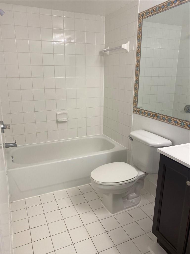 LA VIA CONDO - Residential Lease