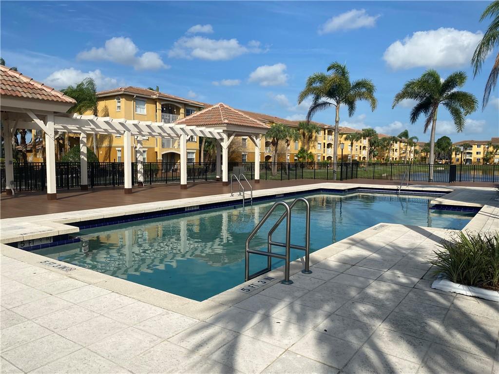 LA VIA CONDO - Residential Lease