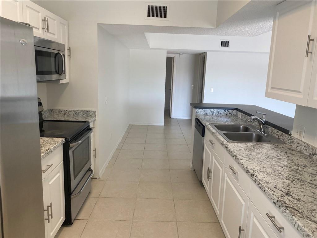LA VIA CONDO - Residential Lease