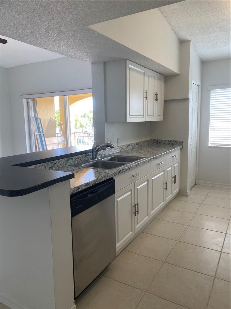 LA VIA CONDO - Residential Lease