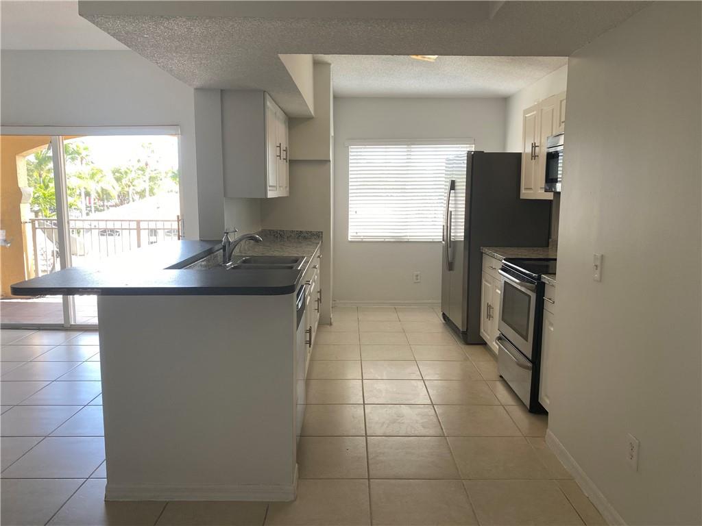 LA VIA CONDO - Residential Lease