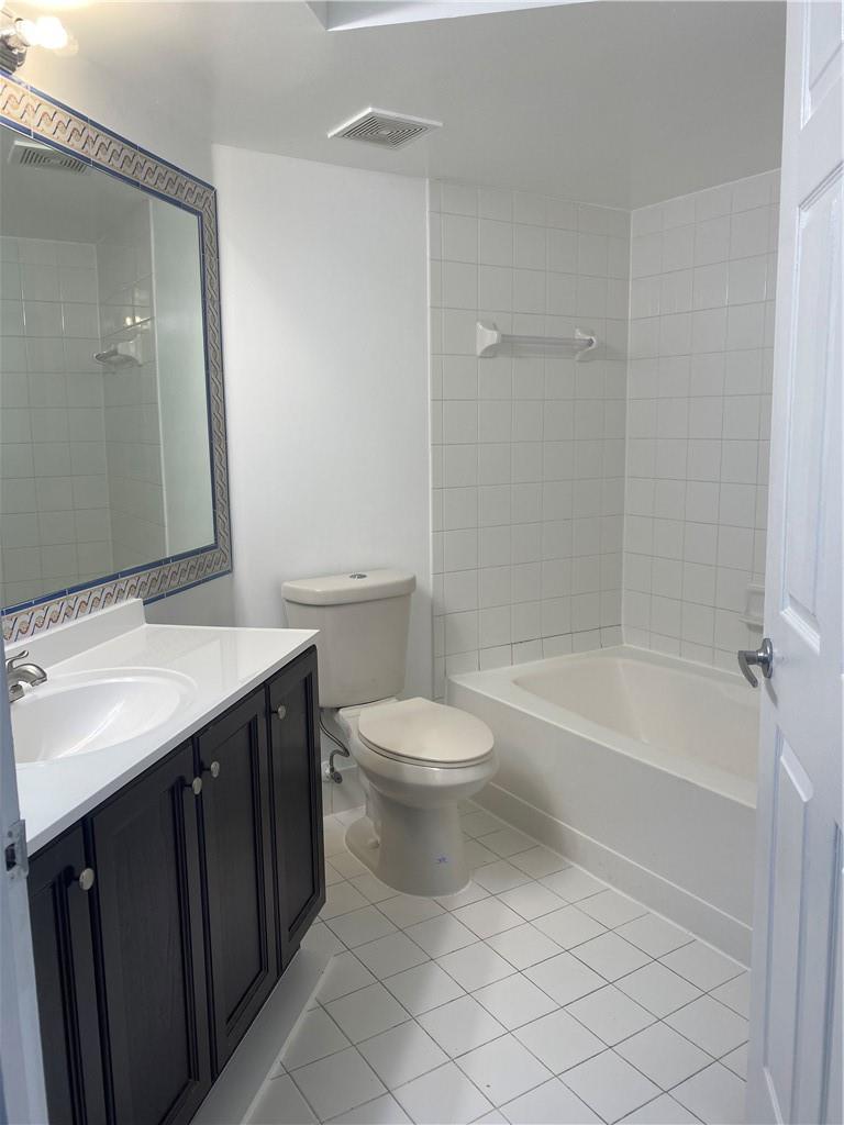 LA VIA CONDO - Residential Lease