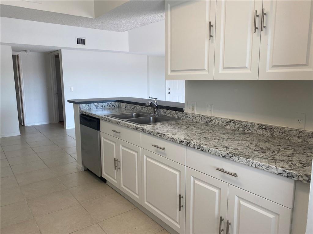 LA VIA CONDO - Residential Lease