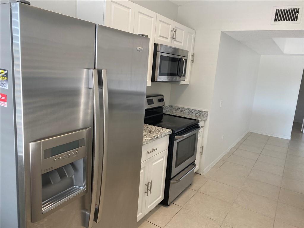 LA VIA CONDO - Residential Lease