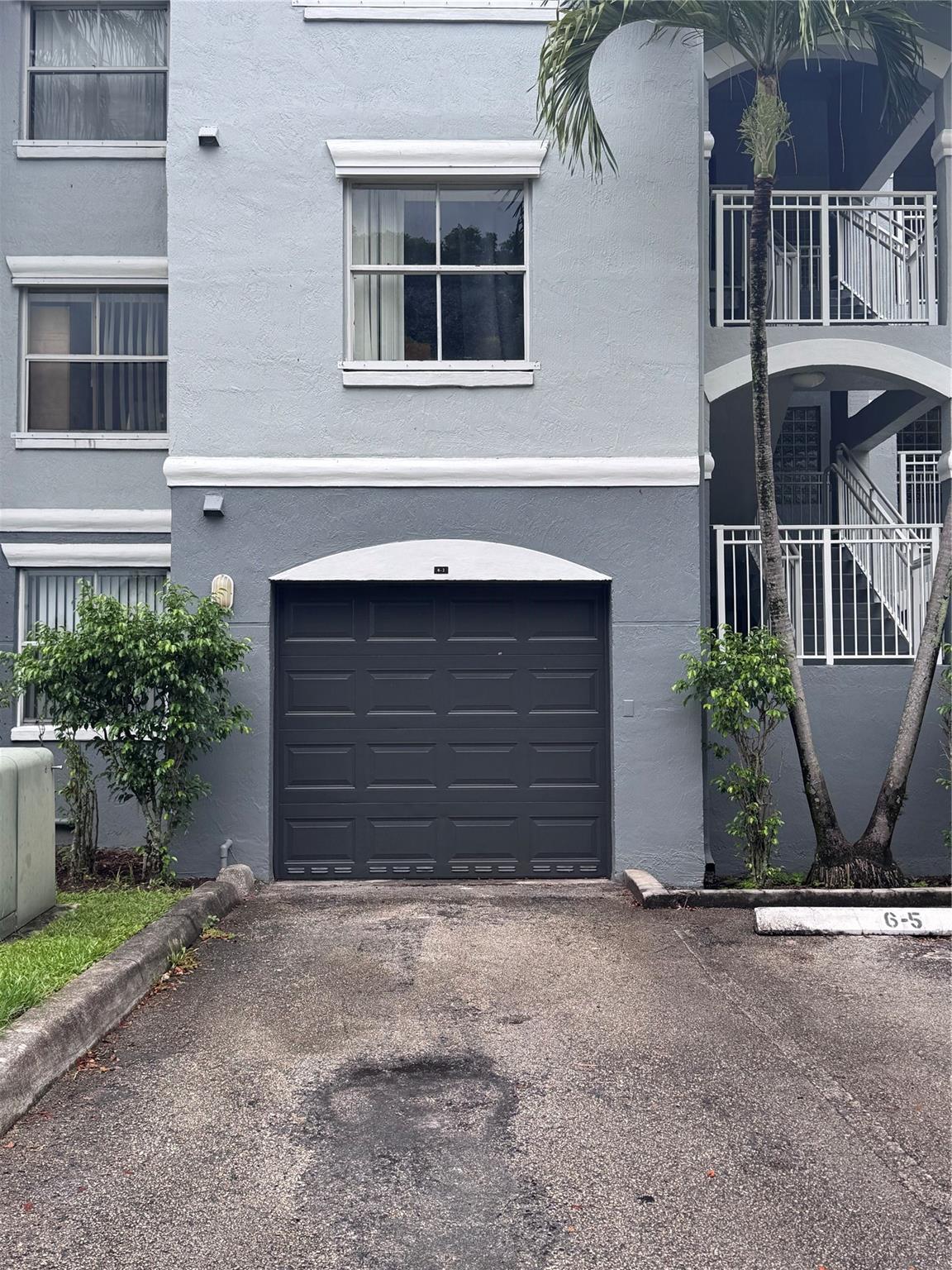 LA VIA CONDO - Residential Lease