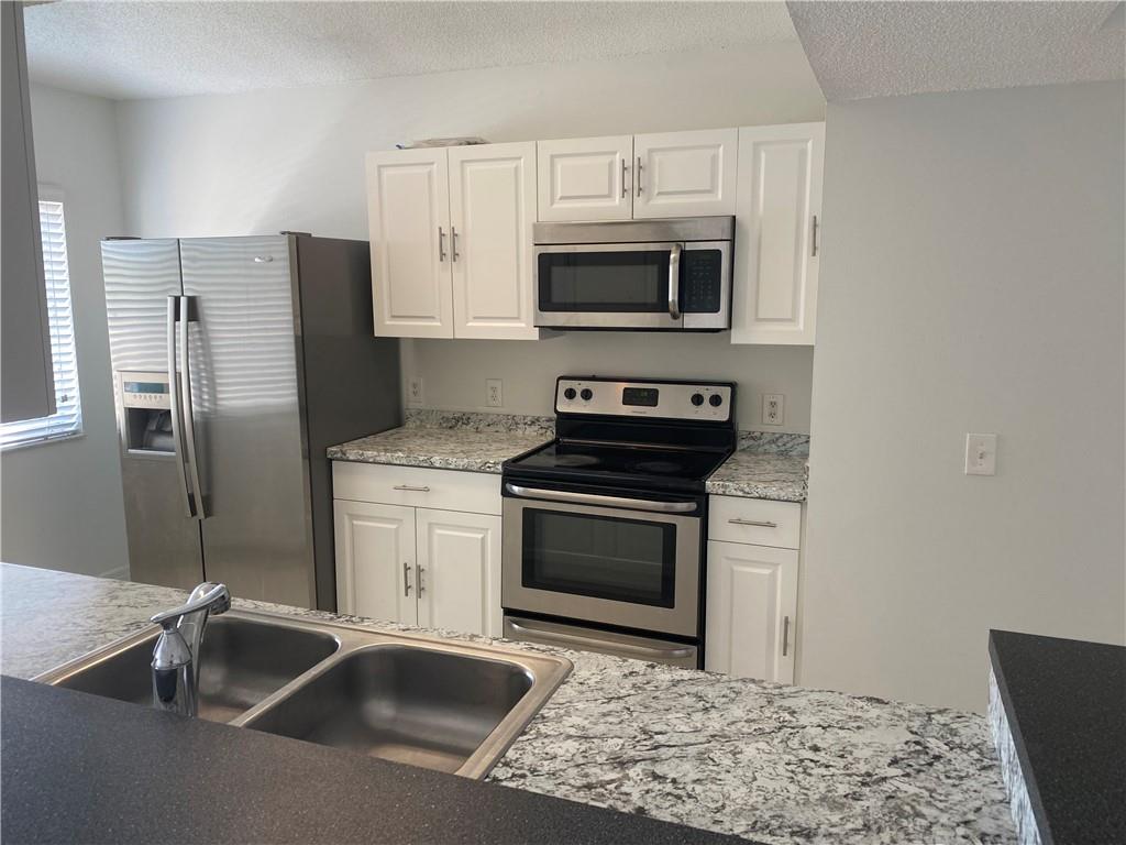 LA VIA CONDO - Residential Lease