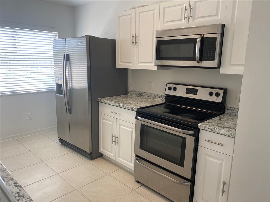 LA VIA CONDO - Residential Lease