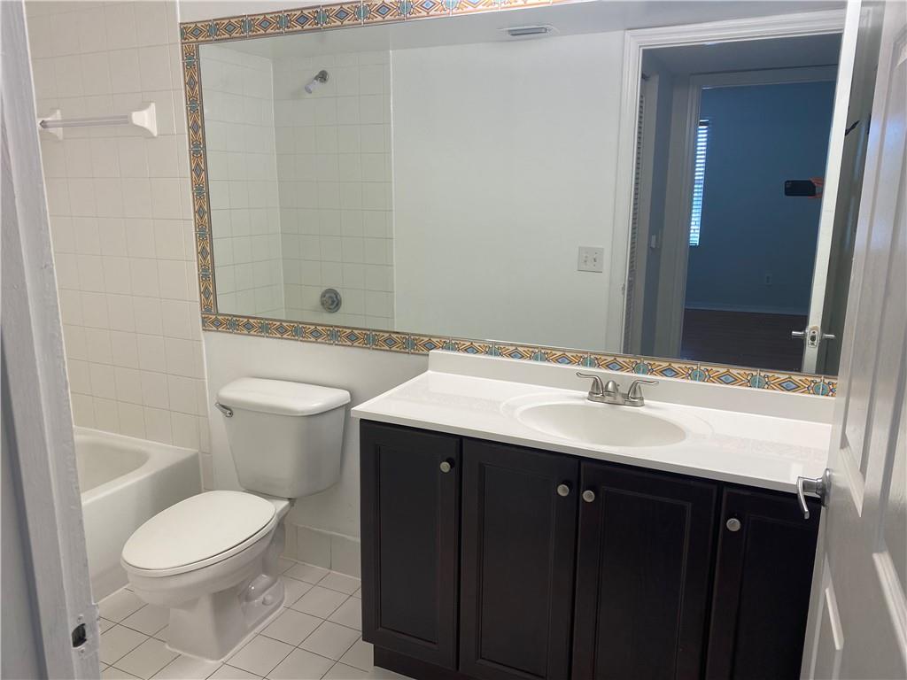 LA VIA CONDO - Residential Lease