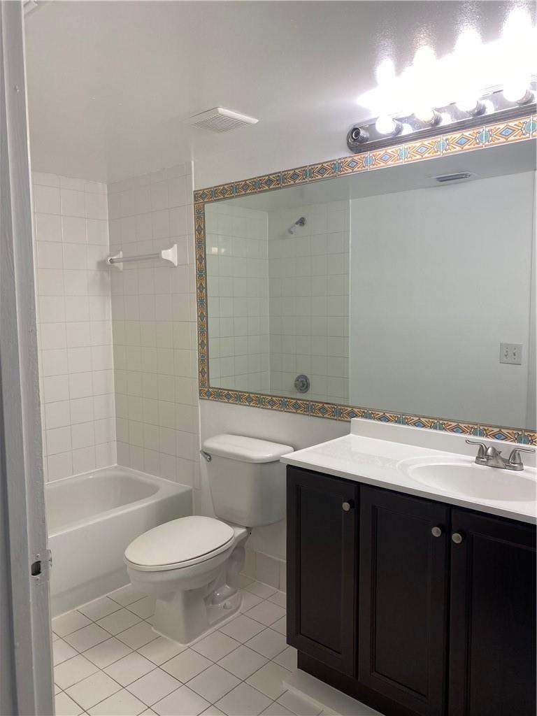 LA VIA CONDO - Residential Lease