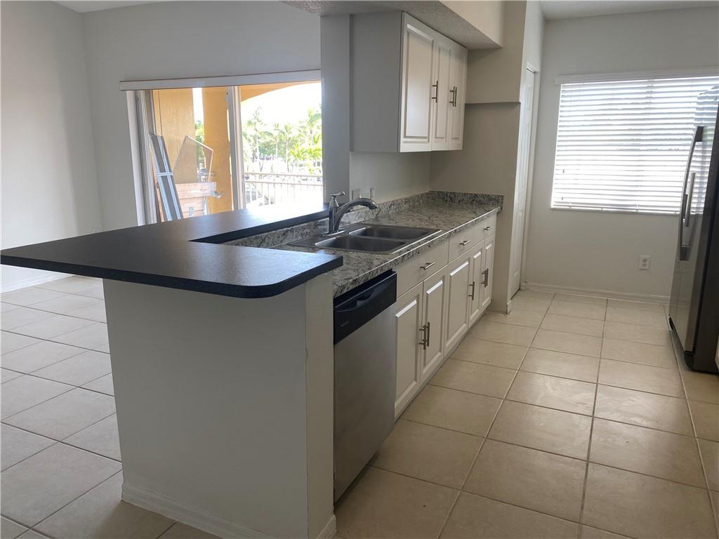 LA VIA CONDO - Residential Lease