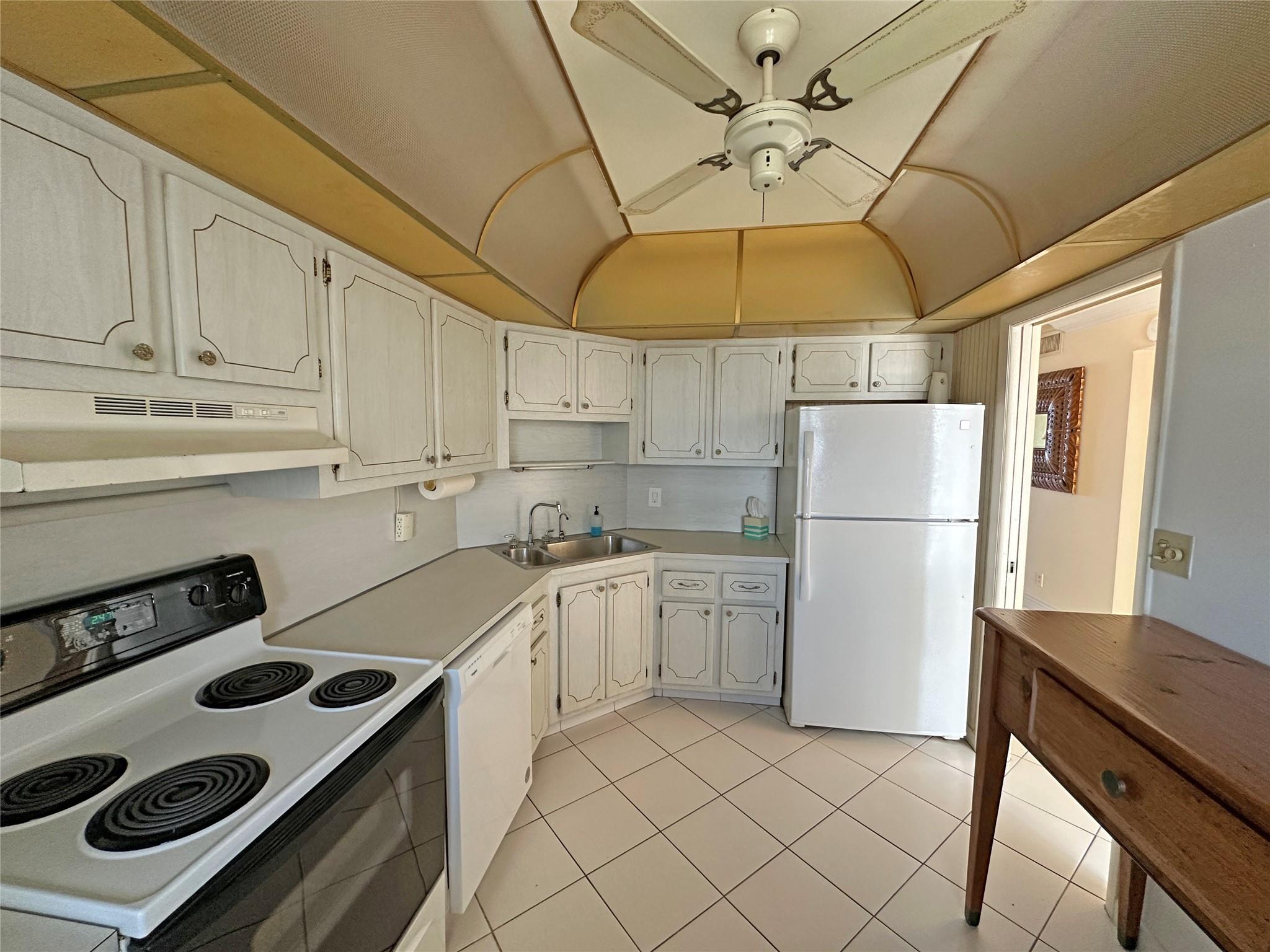 111 N Pompano Beach Blvd 1102, Pompano Beach, FL, 33062/$495,000 4 111 N Pompano Beach Blvd 1102