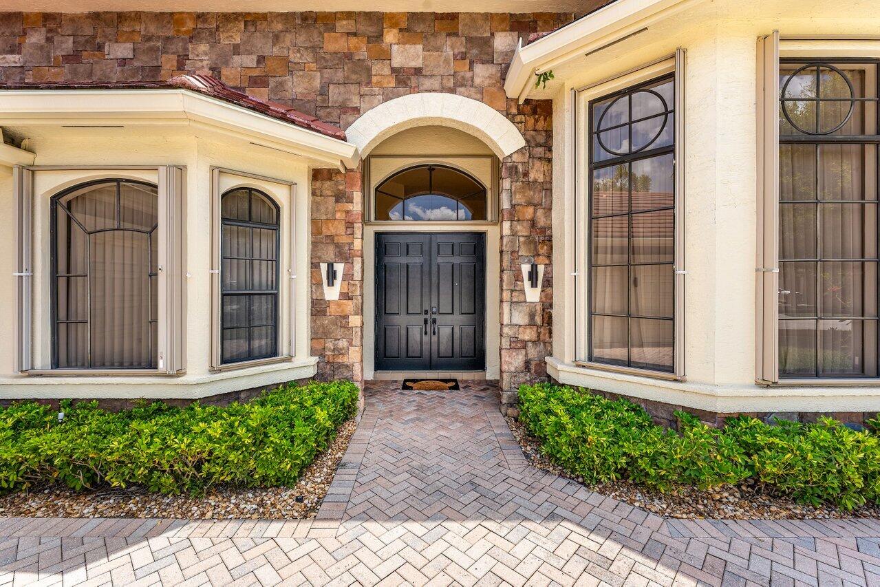 3592 Collonade Drive