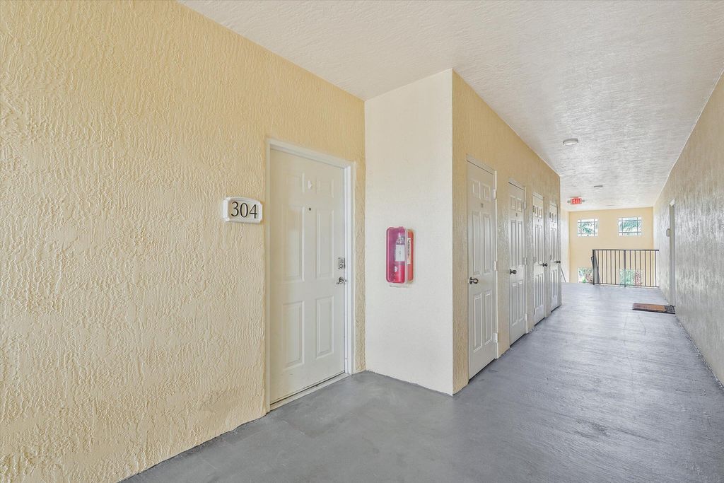 Photo of 2813 Grande Parkway #304, Palm Beach Gardens, FL 33410 (MLS # B26025733)