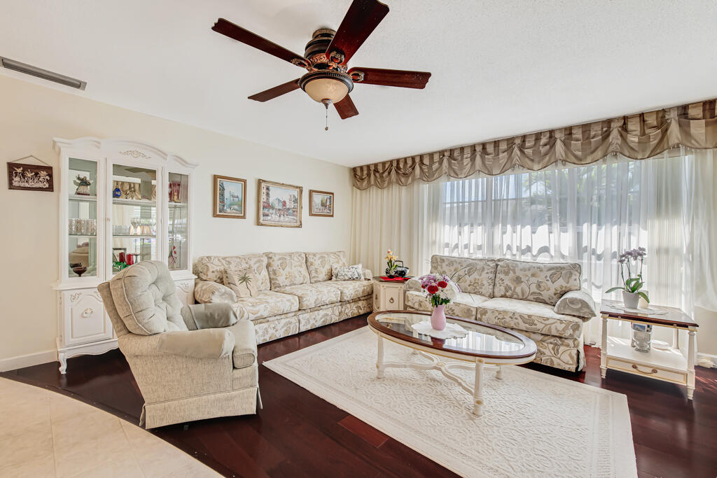 POINTE OVERLOOK CONDO - Residential