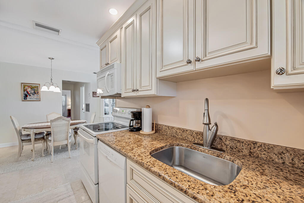 POINTE OVERLOOK CONDO - Residential