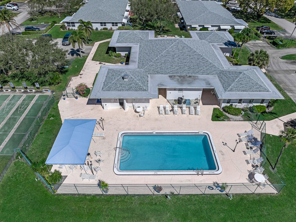 POINTE OVERLOOK CONDO - Residential