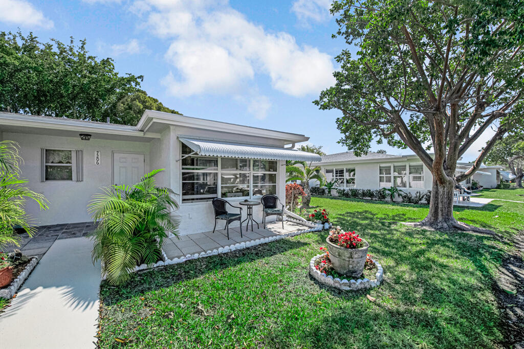 POINTE OVERLOOK CONDO - Residential