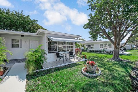 Tiny photo for 7206 W Oakridge Circle #D, Lake Worth, FL 33462 (MLS # R11166976)