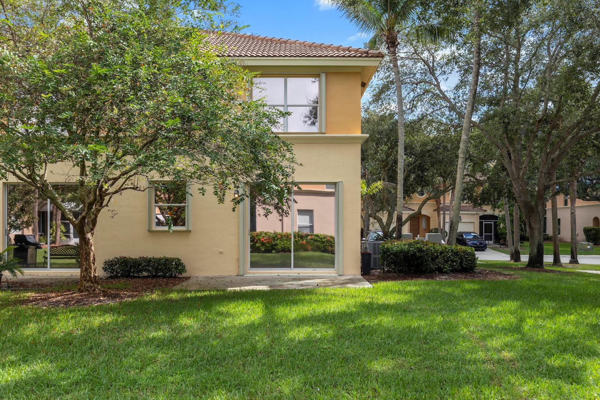 SEMINOLE ESTATES & TOWNHO - Residential Lease