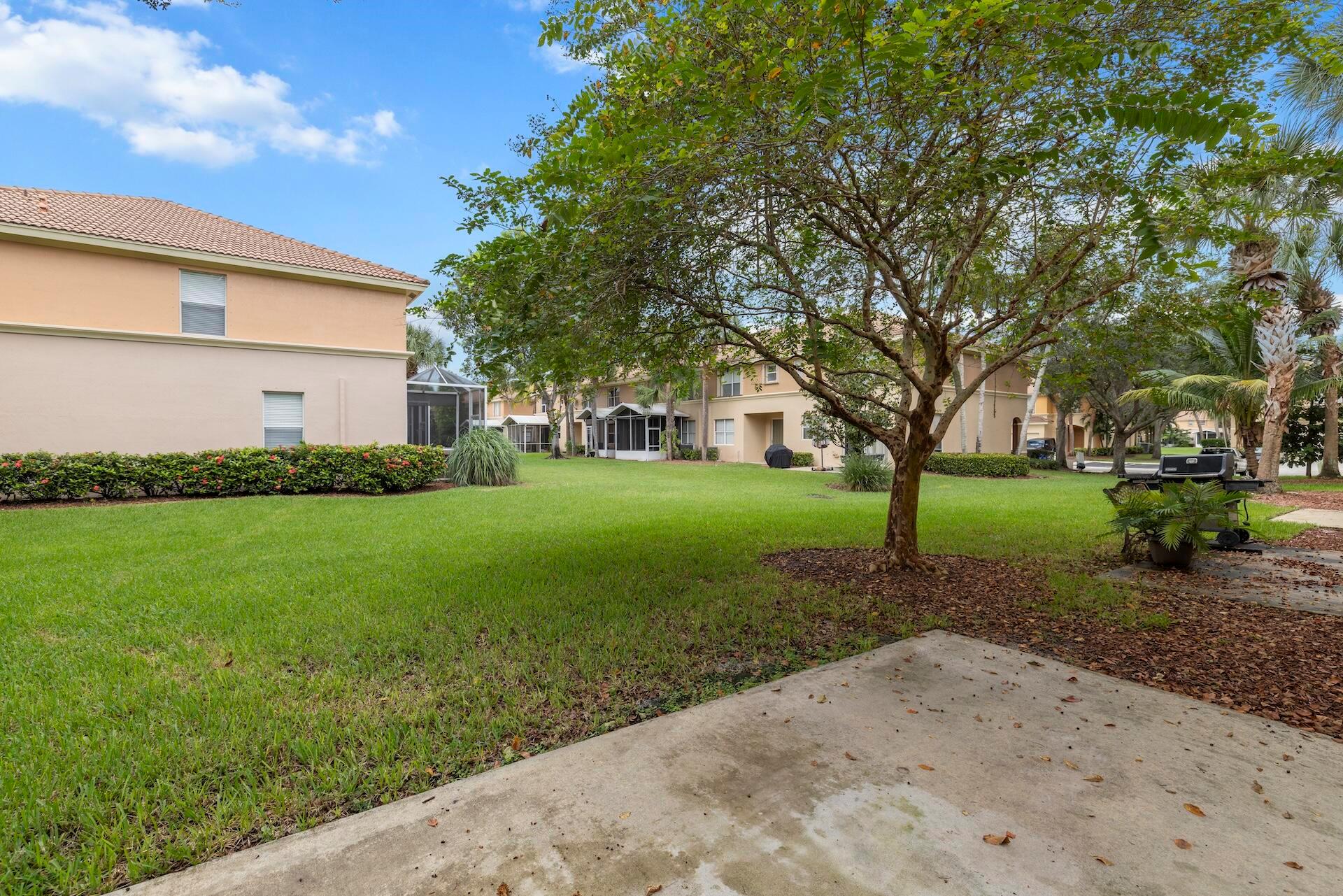 SEMINOLE ESTATES & TOWNHO - Residential Lease