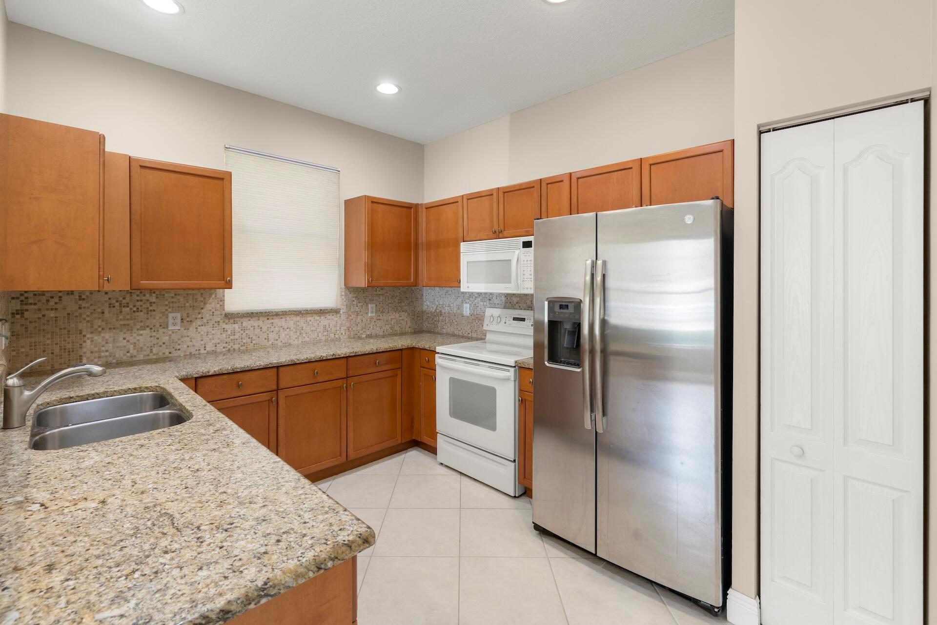 SEMINOLE ESTATES & TOWNHO - Residential Lease