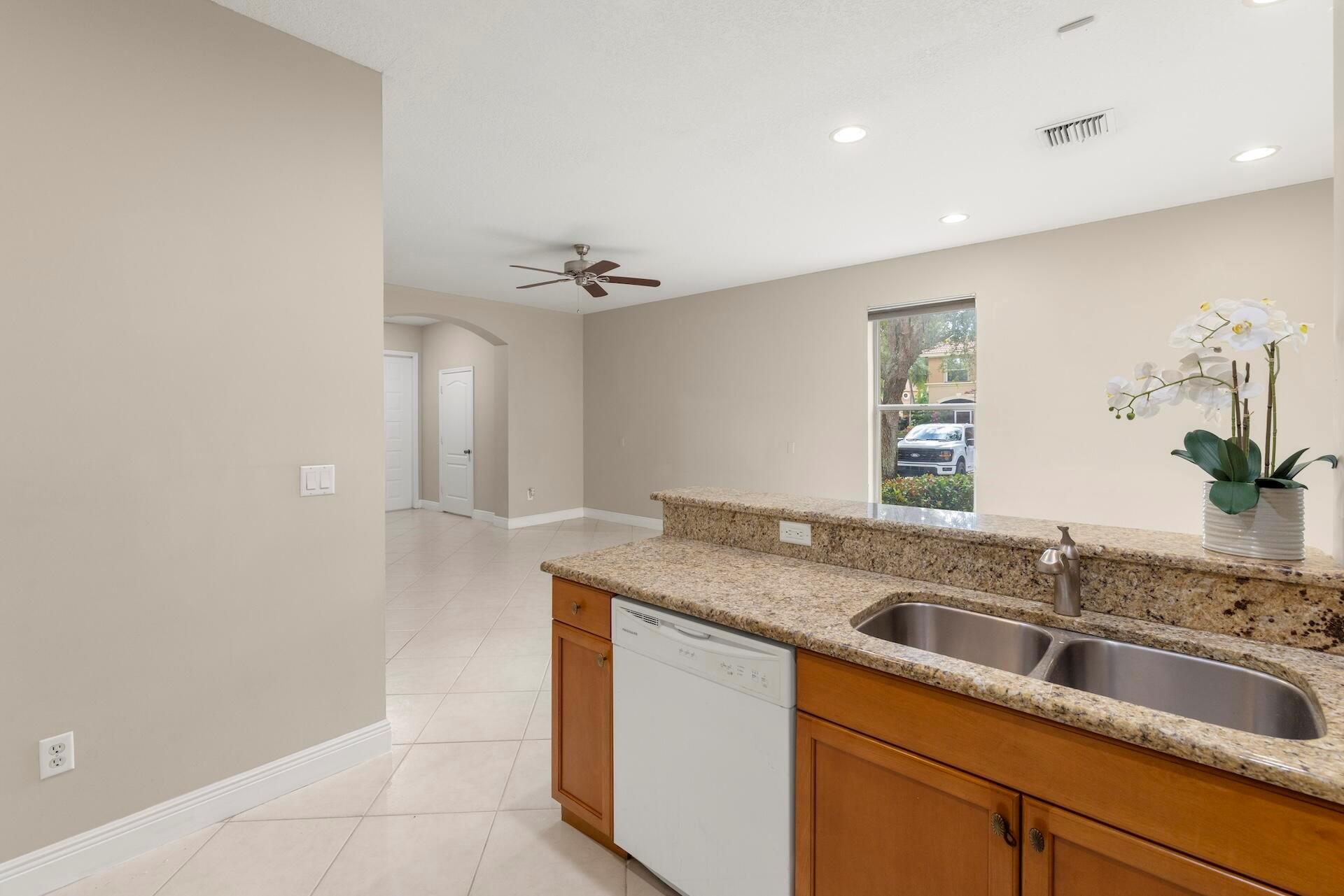 SEMINOLE ESTATES & TOWNHO - Residential Lease