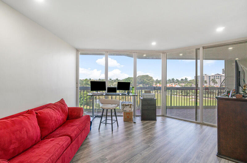 LANDS OF THE PRESIDENT/CONSULATE ASSOCIATION - Residential