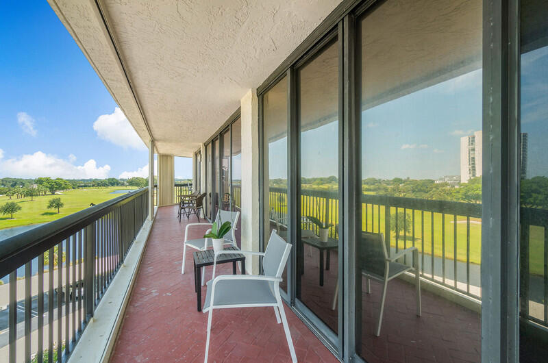 LANDS OF THE PRESIDENT/CONSULATE ASSOCIATION - Residential