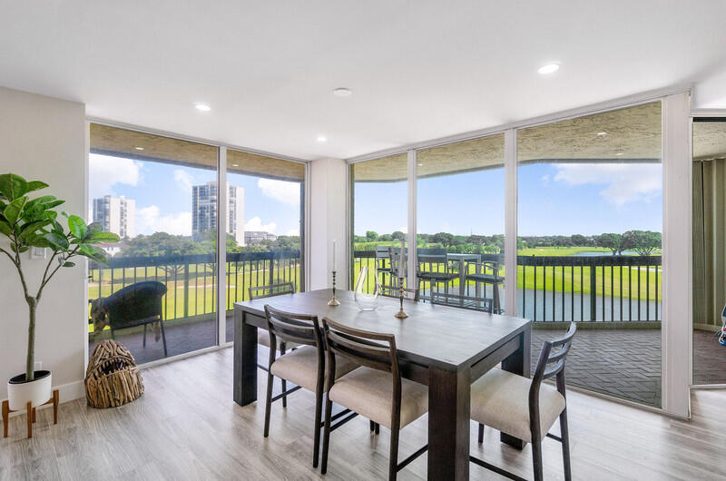 LANDS OF THE PRESIDENT/CONSULATE ASSOCIATION - Residential