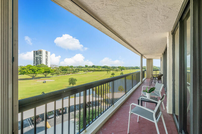 LANDS OF THE PRESIDENT/CONSULATE ASSOCIATION - Residential