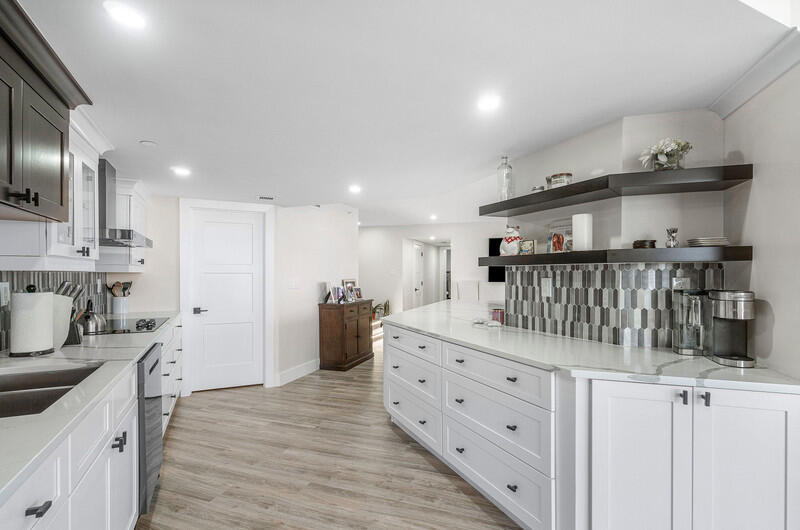 LANDS OF THE PRESIDENT/CONSULATE ASSOCIATION - Residential